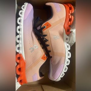 On cloud women size 7.5 cloudflow rose/Fiji